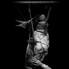 Tereza Těžká během svazování.