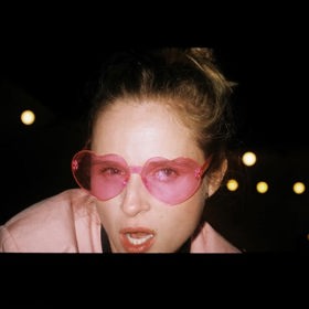 Štěpánka Fingerhutová to na svatbě rozjela.