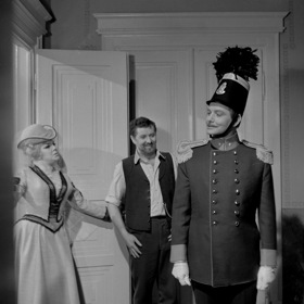 snímek ze seriálu Sňatky z rozumu