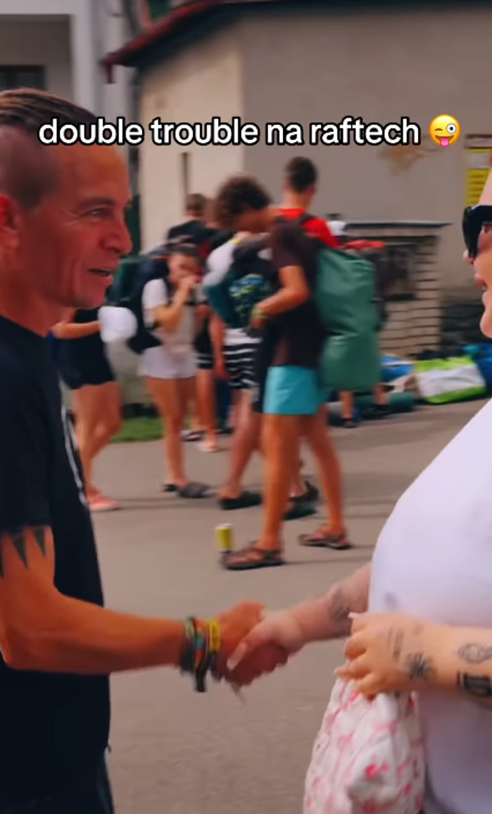 Sugar Denny se seznámila s Ivanem Bartošem. 