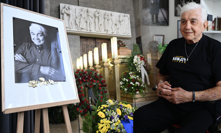 Tajemství obřadu Jiřího Krampola: Na dálku se fotkou zúčastnil i syn Tomáš