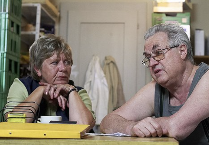 Bronislav Poloczek a Jaroslava Obermaierová.  V seriálu Ulice hráli manžele.