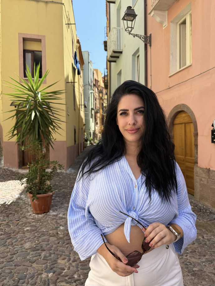 Moderátorka Lenka Ježová je krásná žena.