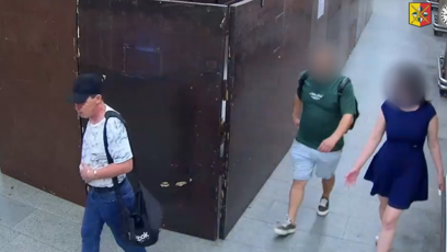 FOTO: Muž je v hledáčku policie.