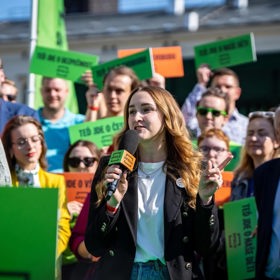 Kateřina Pastorková v otevřeném rozhovoru pro eXtra.cz přiznala, že už teď, coby mladá kandidátka TOP 09, čelí mnoha útokům na sociálních sítích.