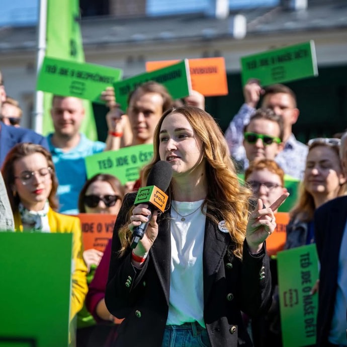 Kateřina Pastorková v otevřeném rozhovoru pro eXtra.cz přiznala, že už teď, coby mladá kandidátka TOP 09, čelí mnoha útokům na sociálních sítích.