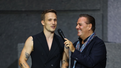 FOTO: Martin Carev po boku ředitele modelingové soutěže Sašy Jány.