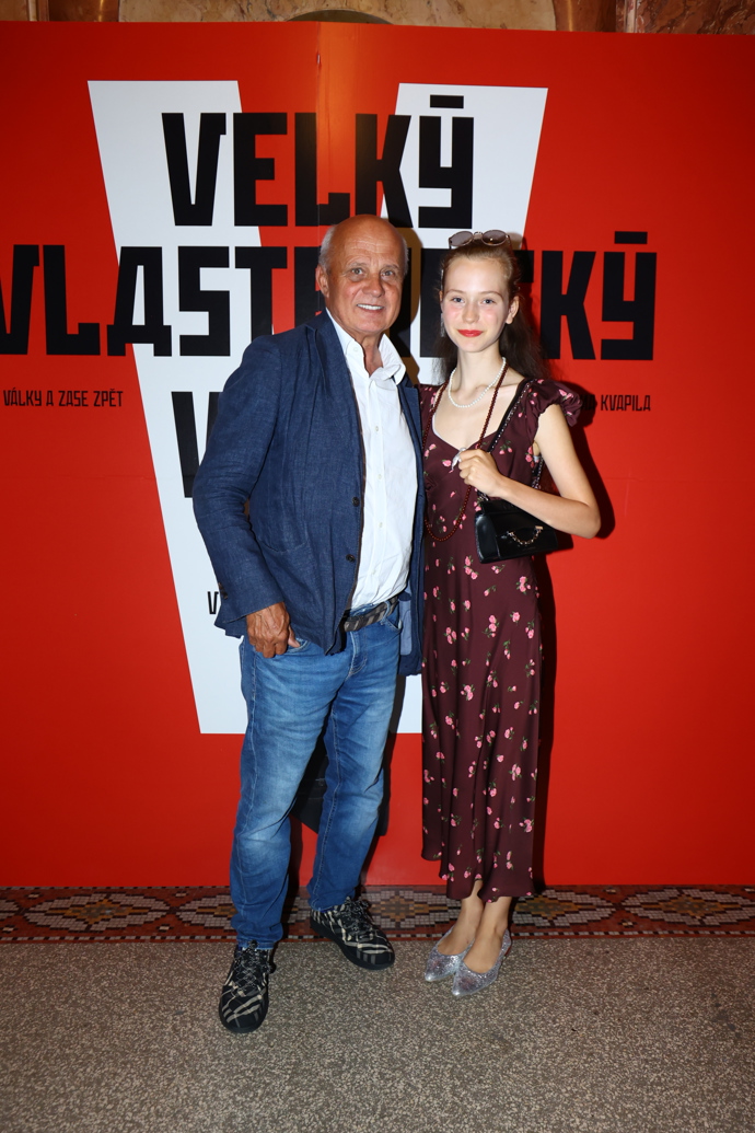 Michal Horáček dorazil s dcerou.
