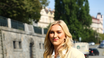 FOTO: Zorka Hejdová moderuje Love Island.