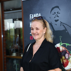 Linda rozdávala úsměvy.