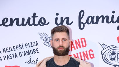 FOTO: Jiří si na sebe vzal svůj vlastní merch.