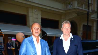 FOTO: Richard Chlad a Filip Turek přijeli v luxusních vozech značky Bugatti na narozeniny klubu FU.