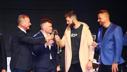 FOTO: Sportovci si připili.