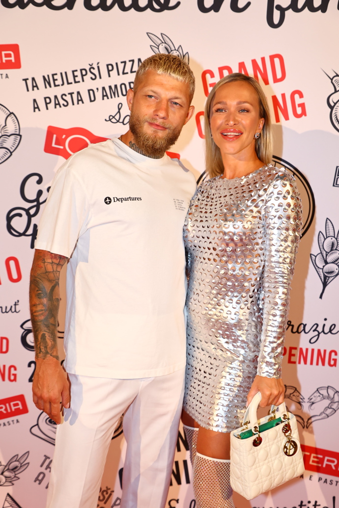 Zamilovaná dvojice Nela Slováková a Radek Roušal.