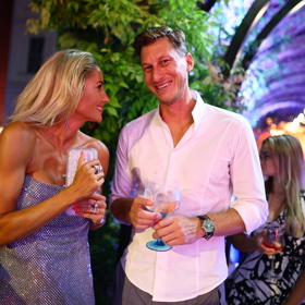Tereza Barošová a Filip Neusser na otvíračce restaurace v Brně.