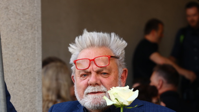 FOTO: Václav Upír Krejčí na pohřbu Jiřího Krampola.