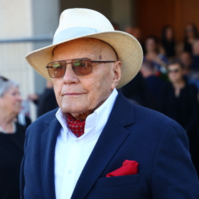 Jan Přeučil na pohřbu Jiřího Krampola.