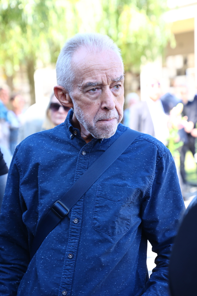 Pavel Rímský na pohřbu Jiřího Krampola. 