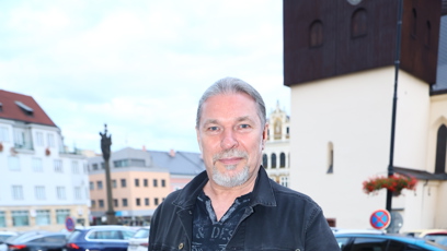 FOTO: Zpěvák Petr Kolář rozhodně není rozmazlujícím dědečkem.