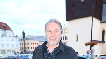 FOTO: Petr Kolář přichází na Muže roku.