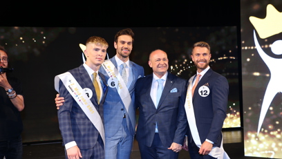FOTO: Finalisté s Karlem Voříškem.