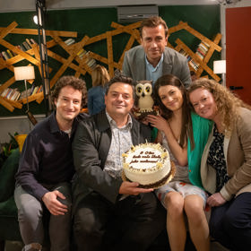 Ota se stal novým ředitelem školy.