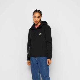 A k nim si někdy vezmou i outdoorovou bundu a tenisky. 