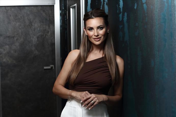 V pořadem Vítejte magazínu Lifee jsme navštívili krásné bydlení Lenky a Davida Limberských. Lenka nám, mimo jiné, ukázala i poklady ze svého botníku. 