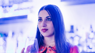 Berenika (26): Snoubencův bratr se vrátil z Ameriky. To, co jsme spolu prožili v baru, musí zůstat tajemstvím