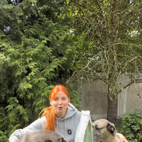 Aneta Zicklerová se svými psy.