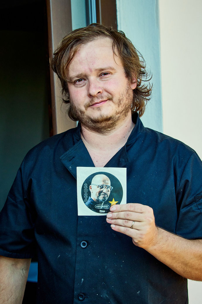 Nálepku od Zdeňka Pohlreicha zatím z vícero důvodů Jakub nepověsil. 