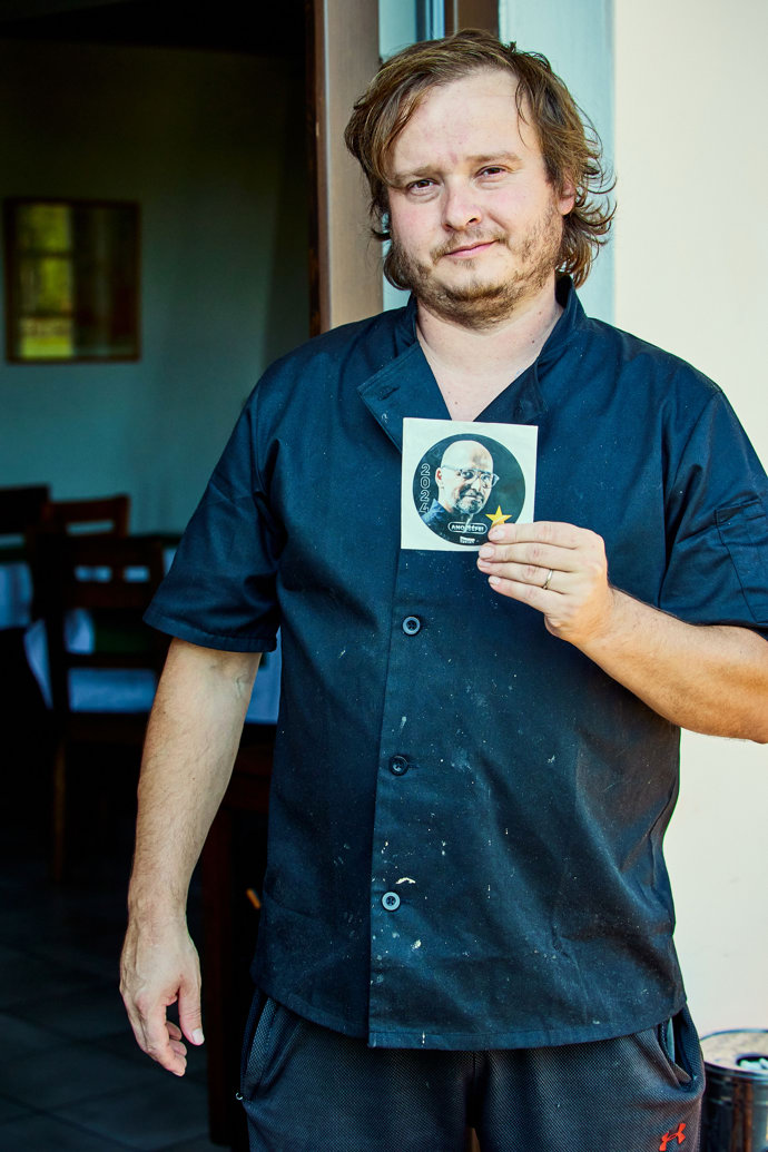 Alespoň s ní tedy mohl zapózovat fotografovi. 