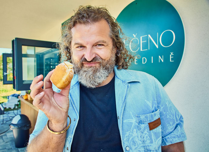 Zlatým hřebem jsou ovšem koblihy plněné vanilkovým krémem.