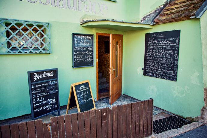 Starosuchdolská restaurace.
