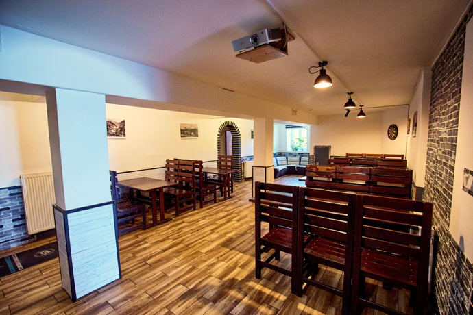 Starosuchdolská restaurace je nedaleko Prahy.