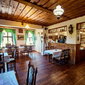 Restaurace Na Čertovce prošla velkou proměnou. Zdeňka Pohlreicha například majitel poslechl ohledně rekonstrukce podlahy. 