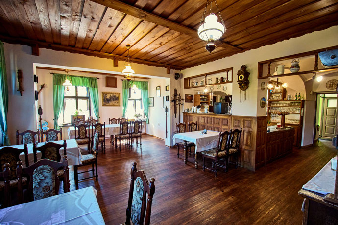 Restaurace Na Čertovce prošla velkou proměnou. Zdeňka Pohlreicha například majitel poslechl ohledně rekonstrukce podlahy. 