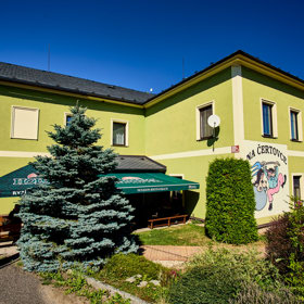 Restaurace a penzion Na Čertovce v oblasti Dolní Moravy.