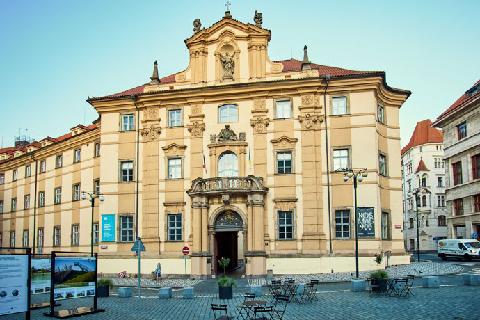 Klementinum je jedním z hlavních lokalit v nové knize Dana Browna.