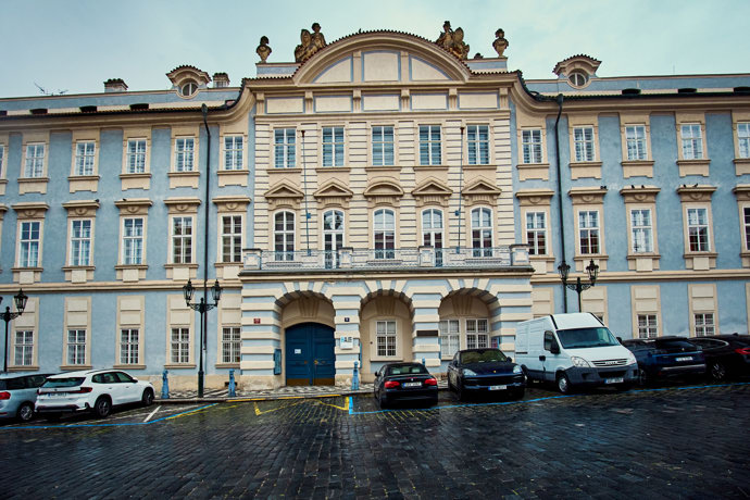 Lichtenštejnský palác na Malostranském náměstí.