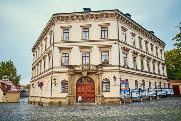 Lichtenštejnský palác na Kampě v knize rovněž nechybí.