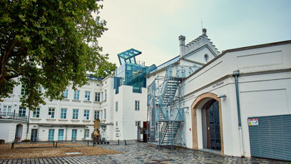 FOTO: Muzeum Kampa se objevuje v nové knize Dana Browna.