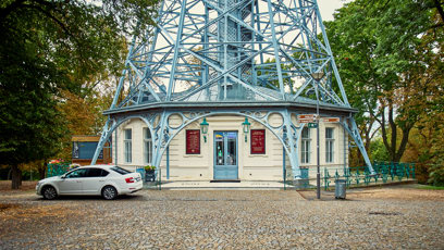 FOTO: Petřínská rozhledna se objevuje v nové knize Dana Browna.