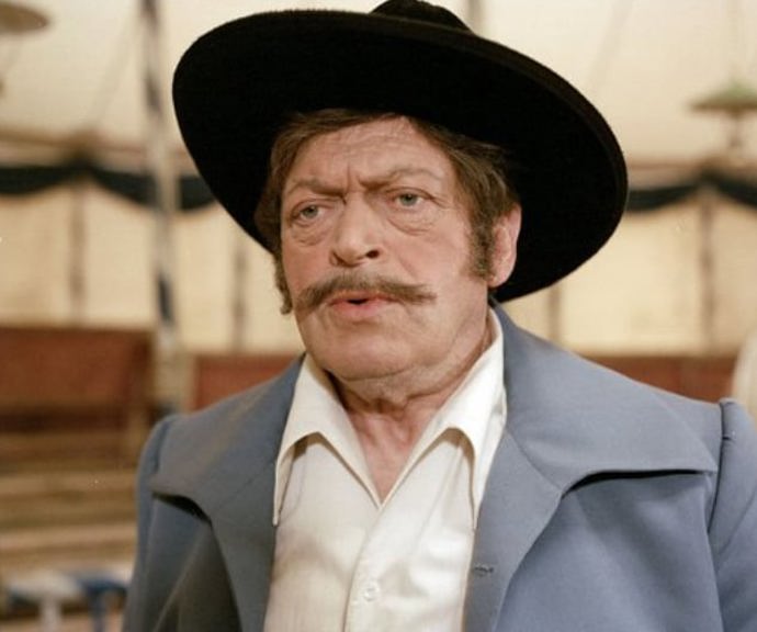 Martin Růžek exceloval také ve velmi oblíbeném koprodukčním seriálu Cirkus Humberto (Návrat, 1988).