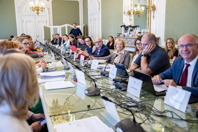 Zákon má chránit děti. Odborníci při debatě v Senátu varovali před dopady rozvodové novely