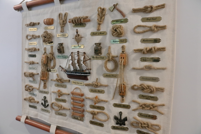 Zaujala nás sbírka lodních uzlů.