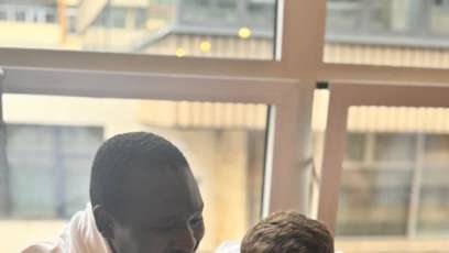 FOTO: Martin Hranáč na svatbě se svým manželem.