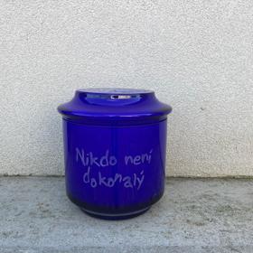 Jde o legraci, nikdy nešlo o skutečnou urnu s ostatky Jiřího.