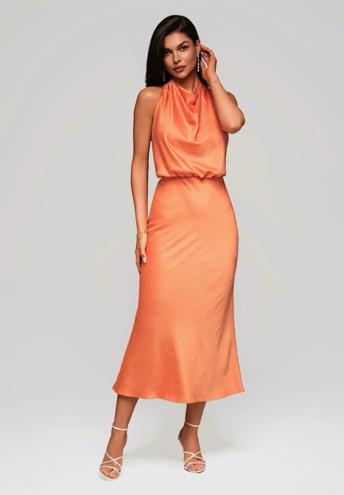 A velmi elegantní by byla i v tomto oranžovém modelu. Koktejlové šaty, Ombre, 7 647 Kč