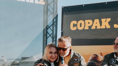 FOTO: Herec Jiří Langmajer s ministryní obrany Janou Černochovou.